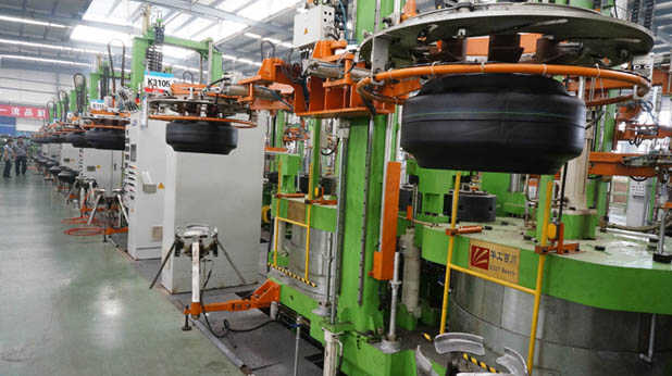 液壓式硫化機(jī) 液壓式硫化機(jī)